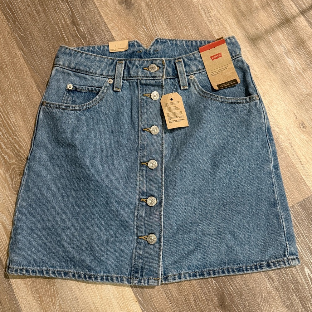 Levi's Button up skirt